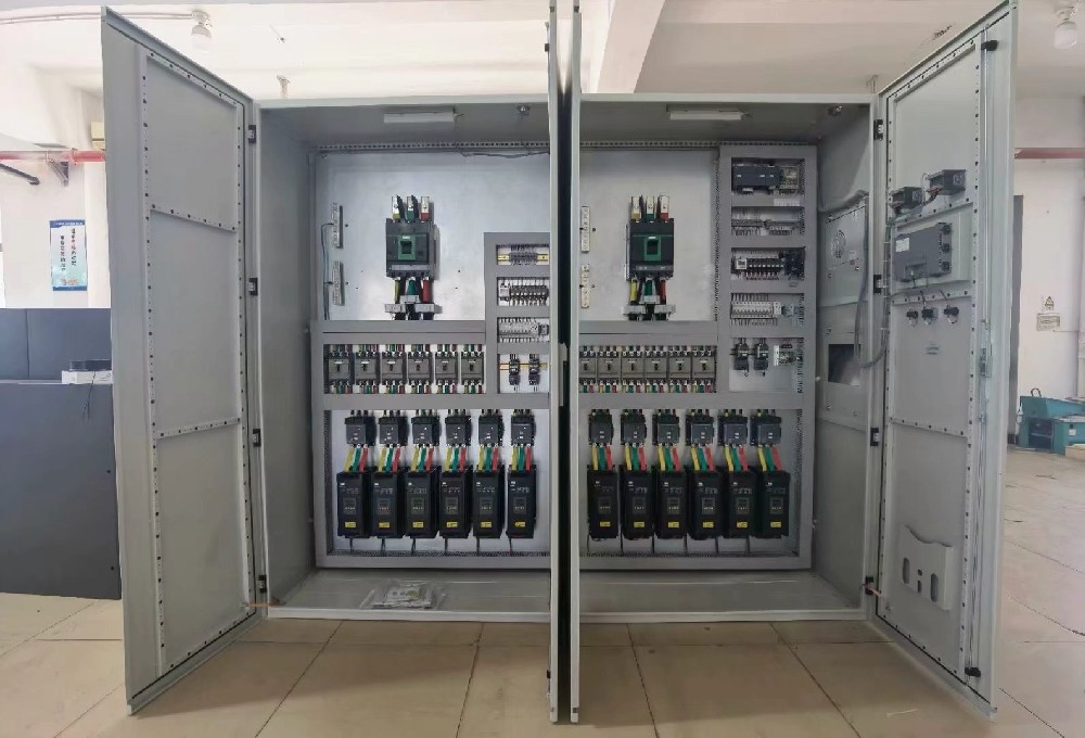 不幼心将电力调整器的表壳败坏，自行更换表壳会不会影响设备的防护等级和正常使用？